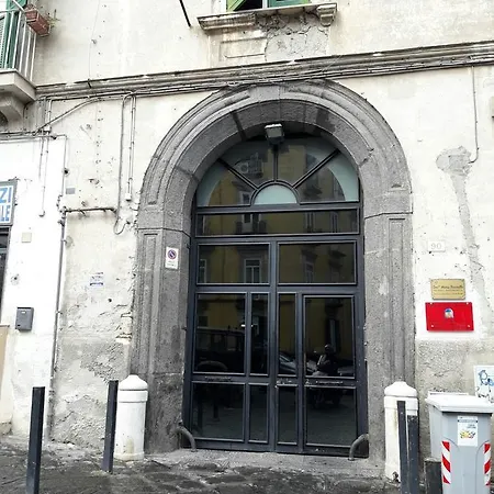 A Due Passi Da Dante Bed & Breakfast Naples Exterior photo