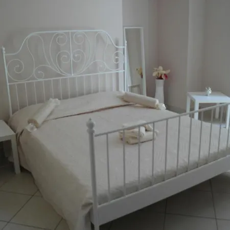 A Due Passi Da Dante Bed & Breakfast Naples Exterior photo